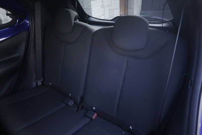 Toyota Aygo X 1.0 Lounge Air 72cv s-cvt (3)