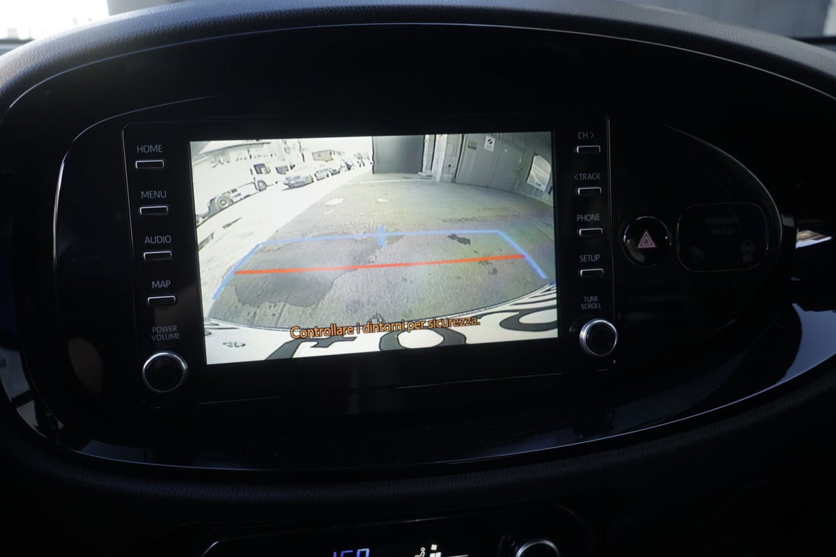 Toyota Aygo X 1.0 Lounge Air 72cv s-cvt (8)