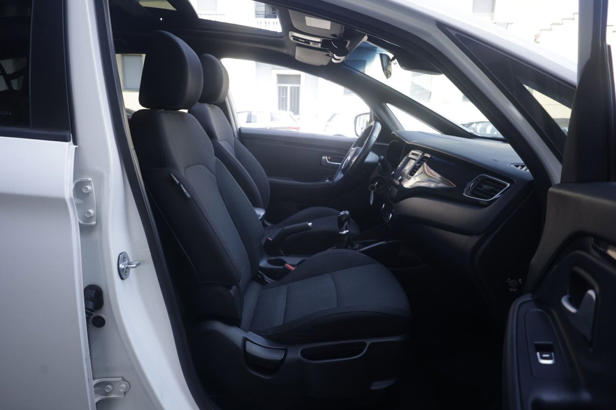 Kia Carens 1.7 CRDi 115 CV Class (13)
