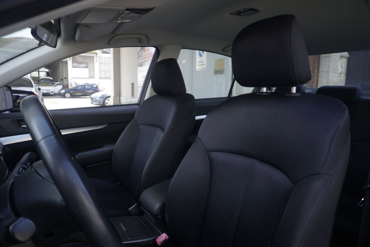 Subaru Legacy 2.0D Comfort (16)