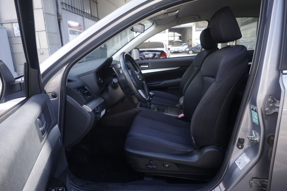 Subaru Legacy 2.0D Comfort (17)