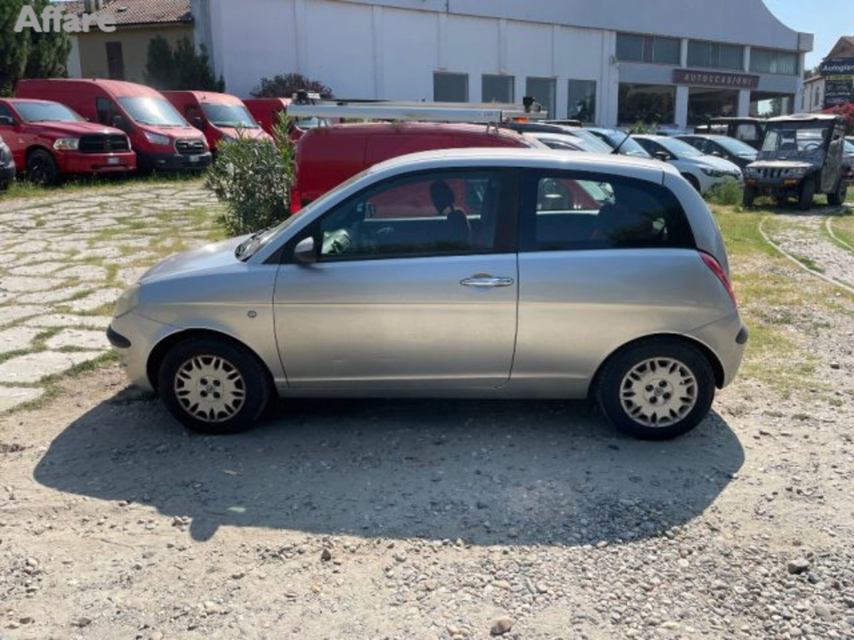 Lancia Ypsilon 16V Argento (2)