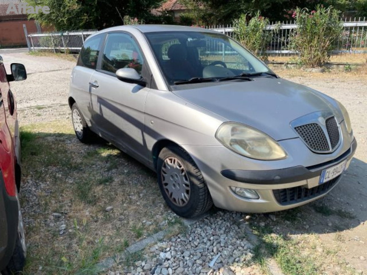 Lancia Ypsilon 16V Argento (5)