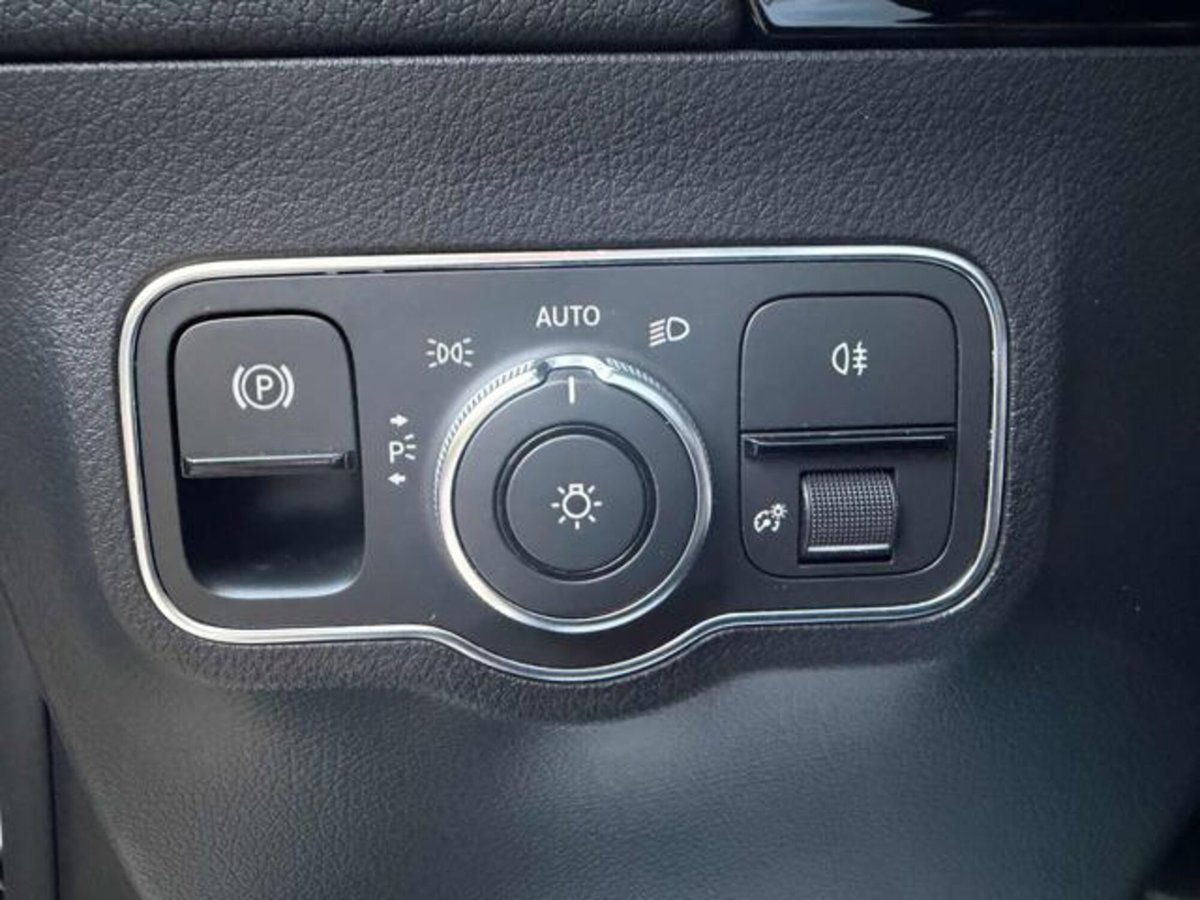Mercedes-Benz Classe B 180 d Sport (8)
