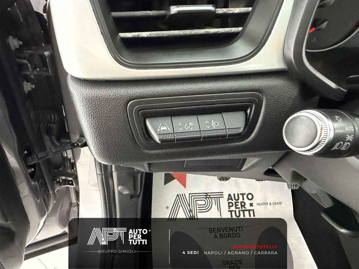 Renault Captur Blue dCi 115 CV EDC Business (12)
