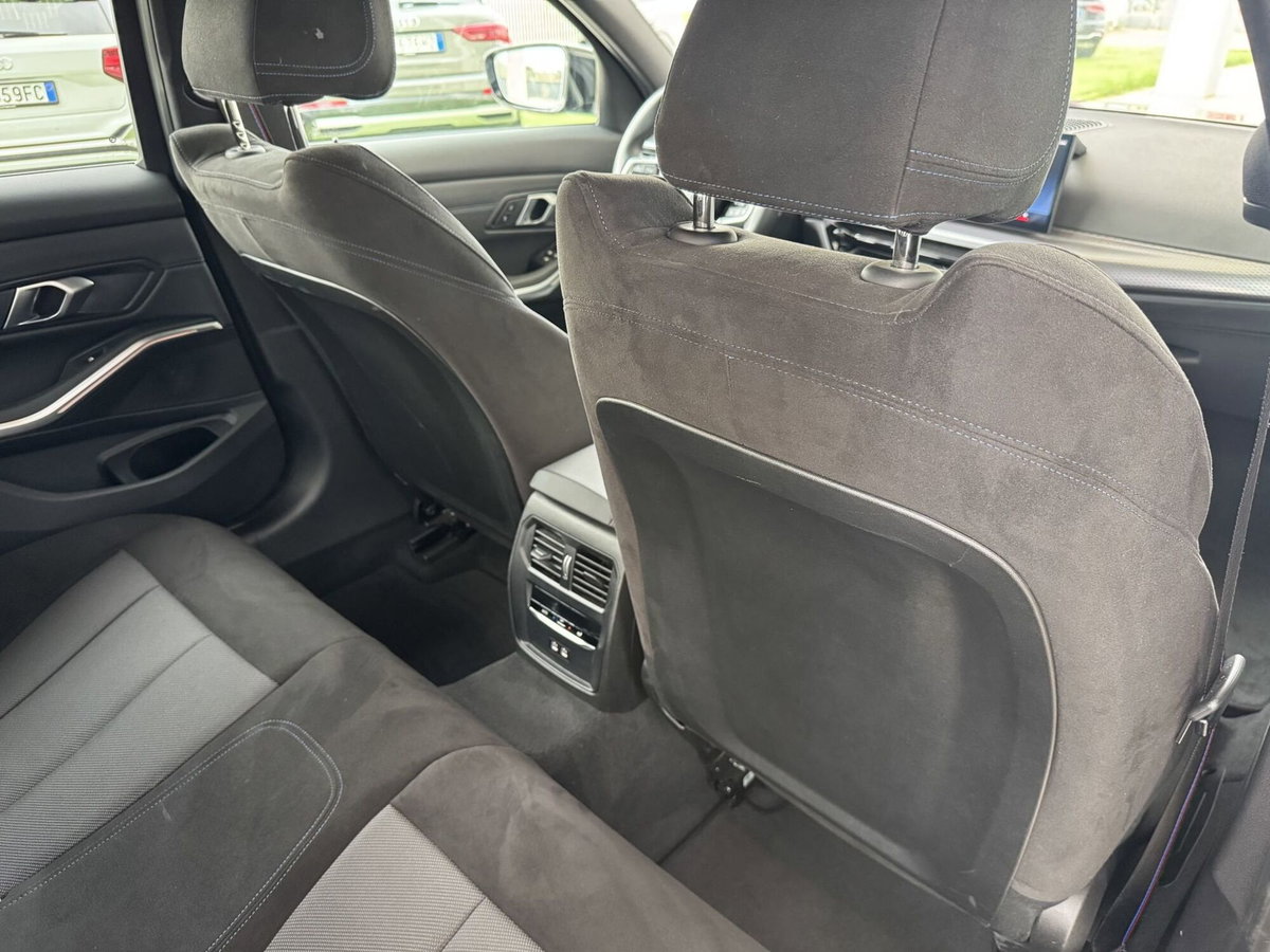 BMW Serie 3 320d 48V xDrive Msport (16)
