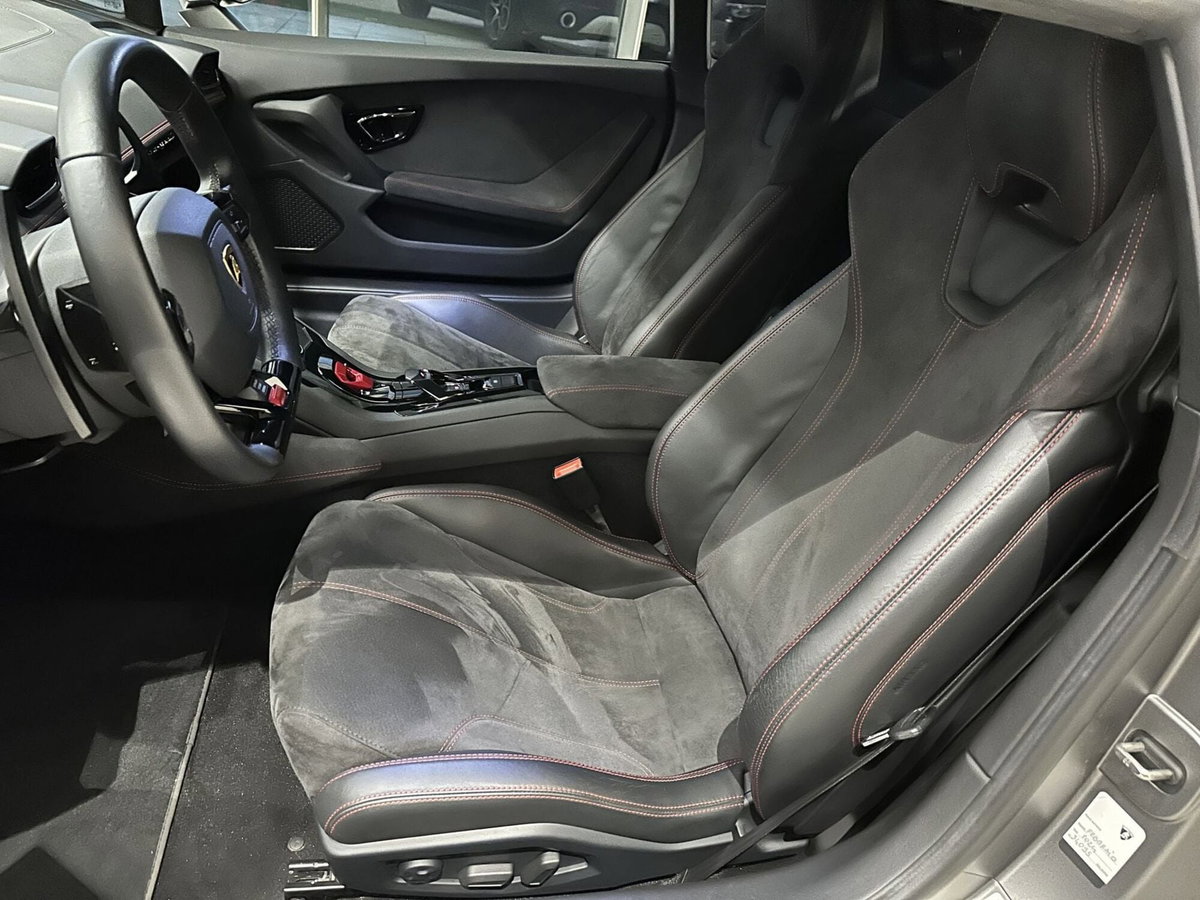 Lamborghini Huracán Coupé 5.2 V10 LP 610-4 Coupé (6)