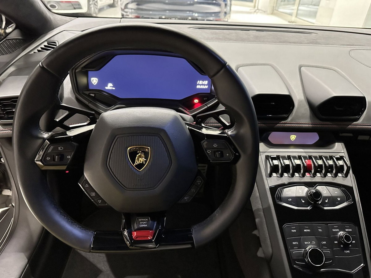 Lamborghini Huracán Coupé 5.2 V10 LP 610-4 Coupé (8)
