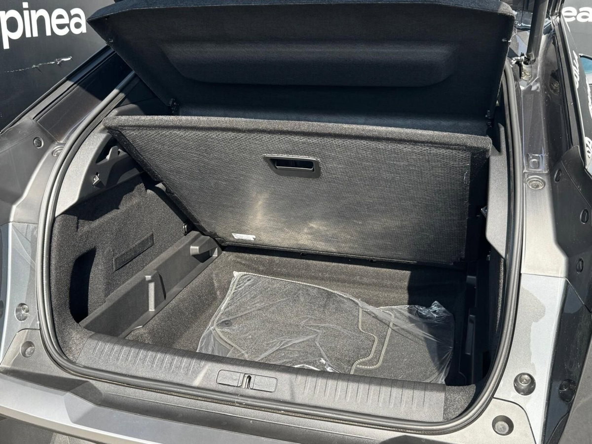 Peugeot 3008 73 kWh GT (11)