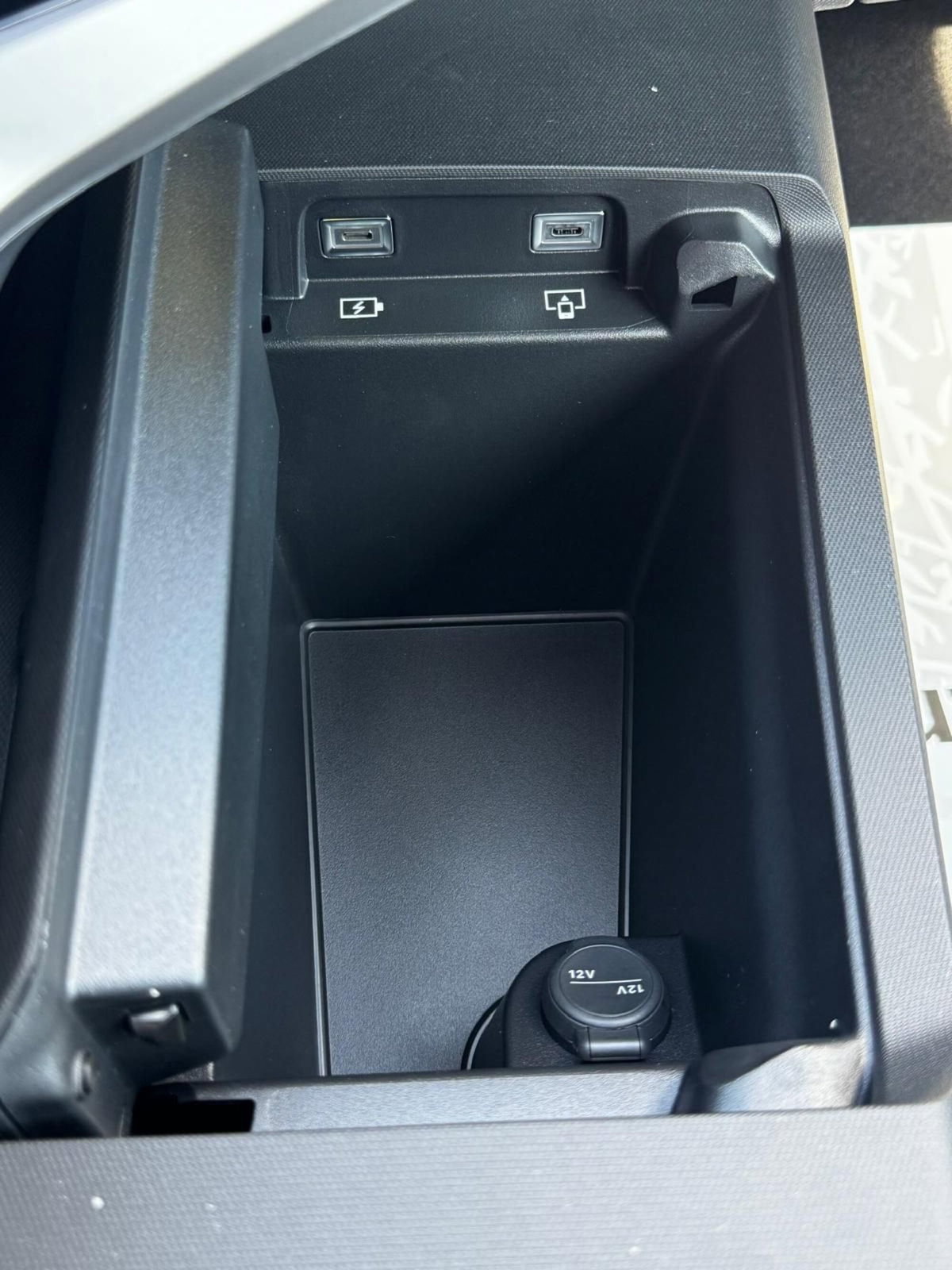 Peugeot 3008 73 kWh GT (17)