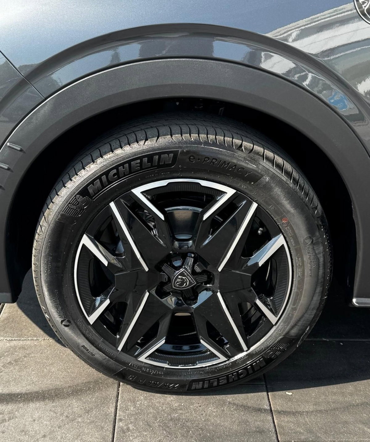 Peugeot 3008 73 kWh GT (6)