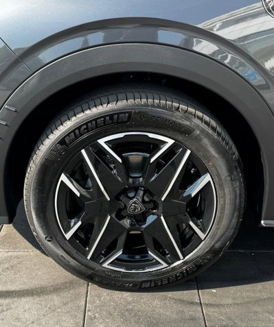 Peugeot 3008 73 kWh GT (6)