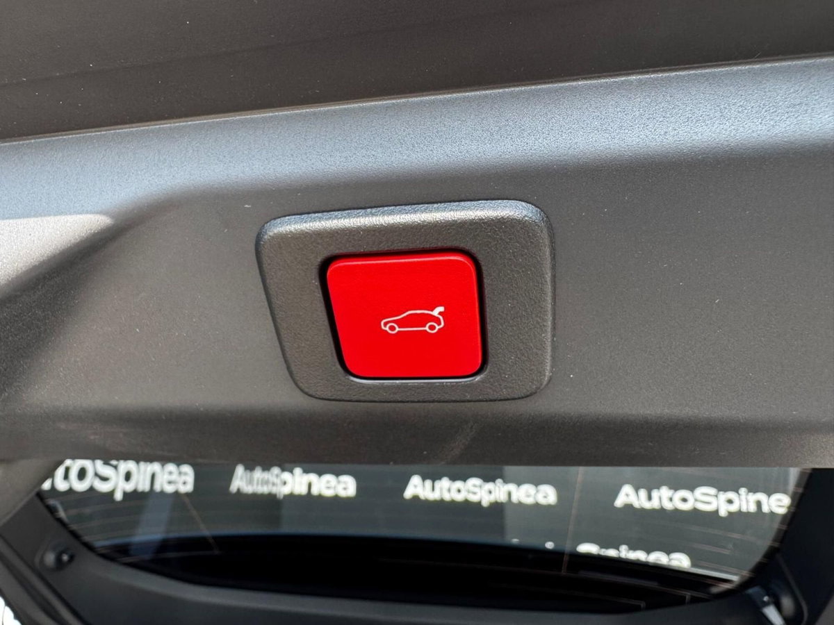 Peugeot 3008 73 kWh GT (9)