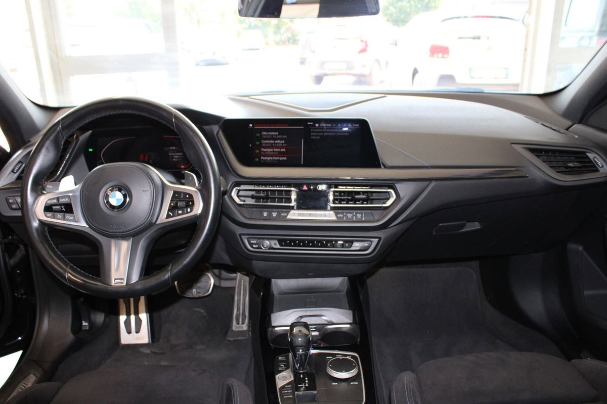 BMW Serie 1 5p. 120d xDrive 5p. Msport (10)