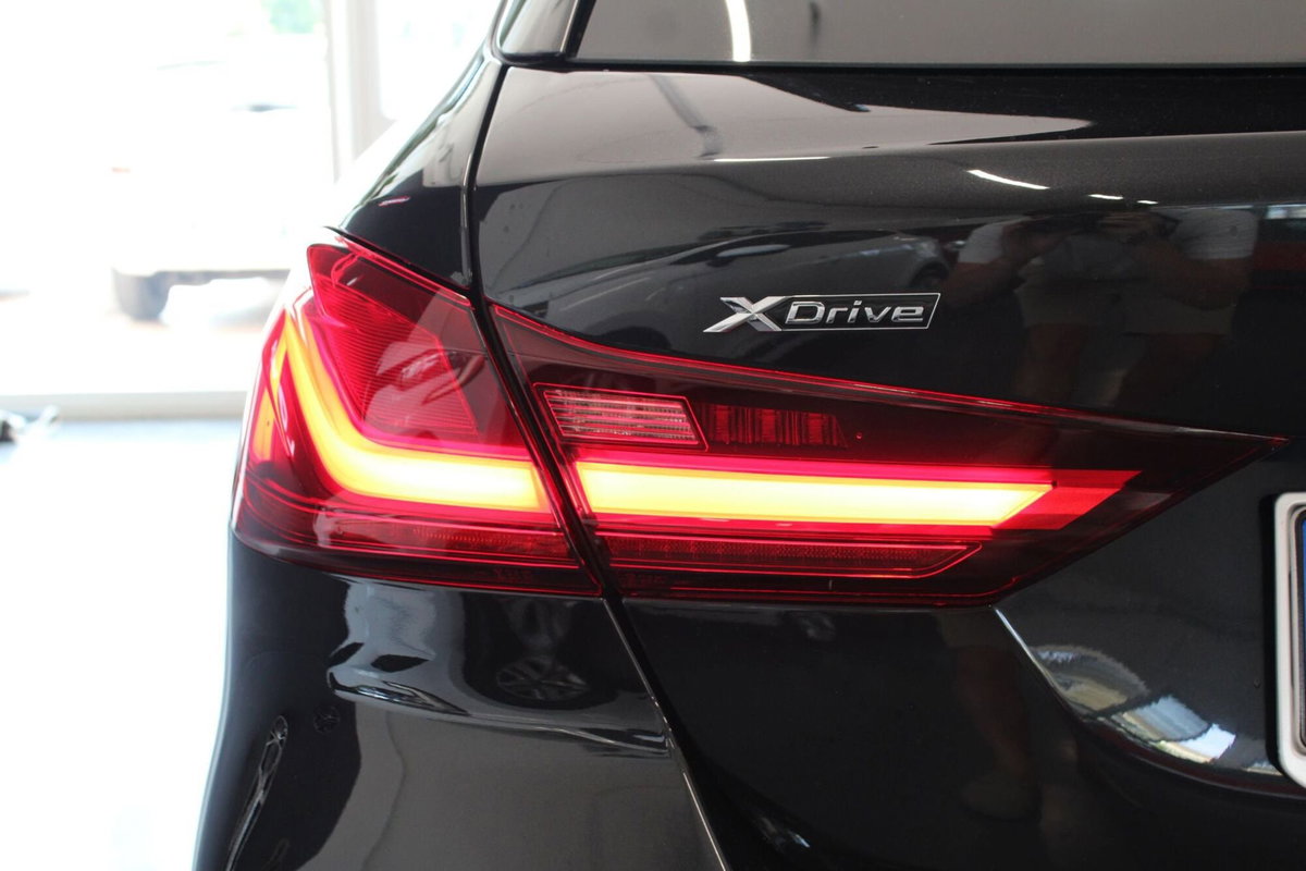 BMW Serie 1 5p. 120d xDrive 5p. Msport (5)
