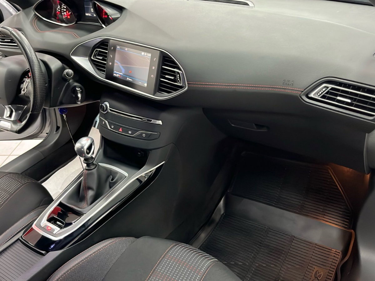 Peugeot 308 BlueHDi 130 S&S EAT8 GT Line (10)