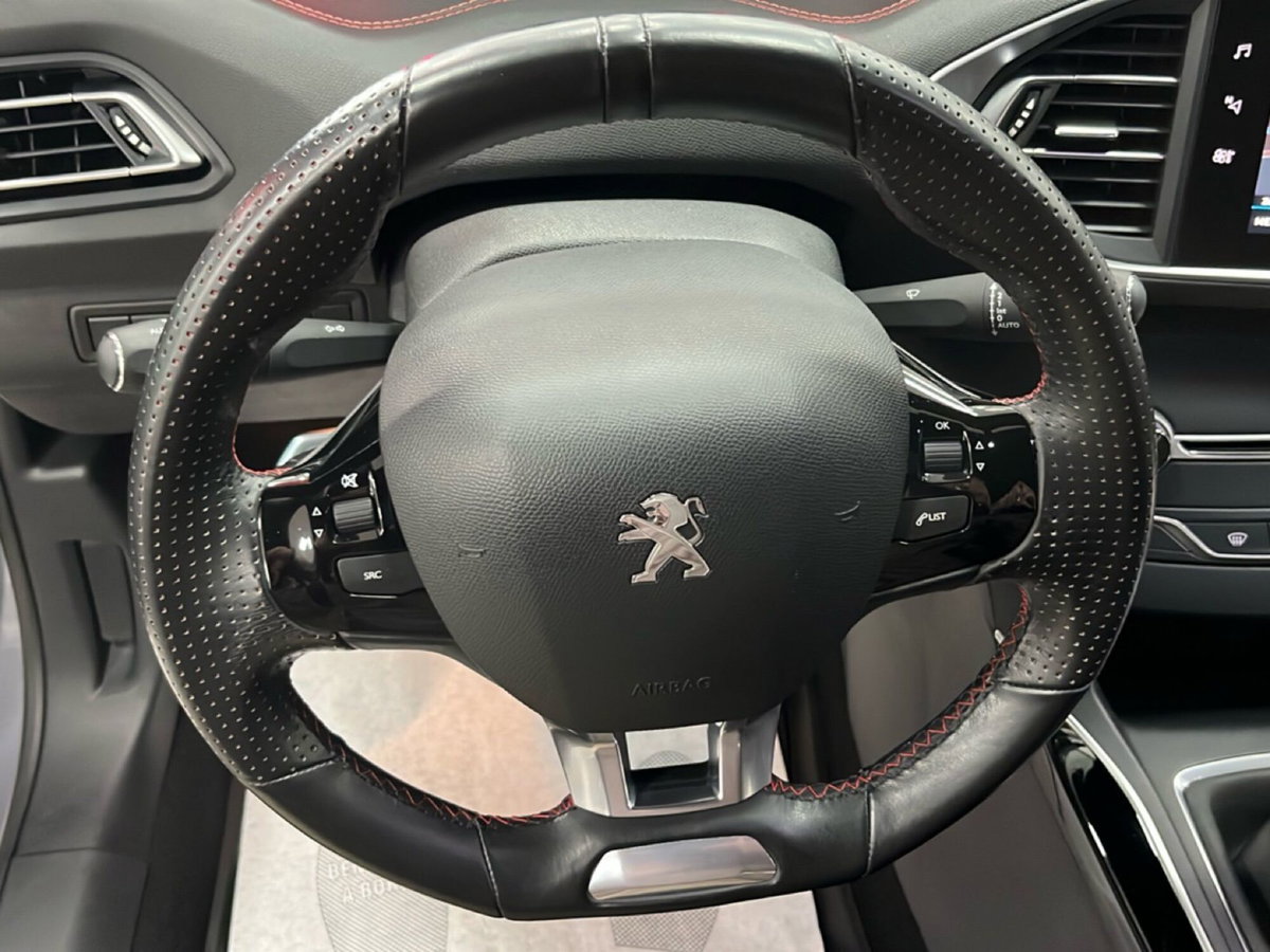 Peugeot 308 BlueHDi 130 S&S EAT8 GT Line (14)