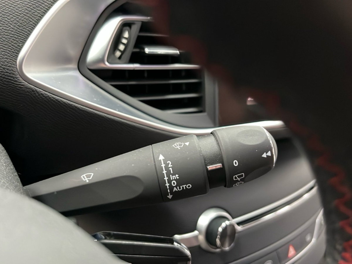 Peugeot 308 BlueHDi 130 S&S EAT8 GT Line (20)