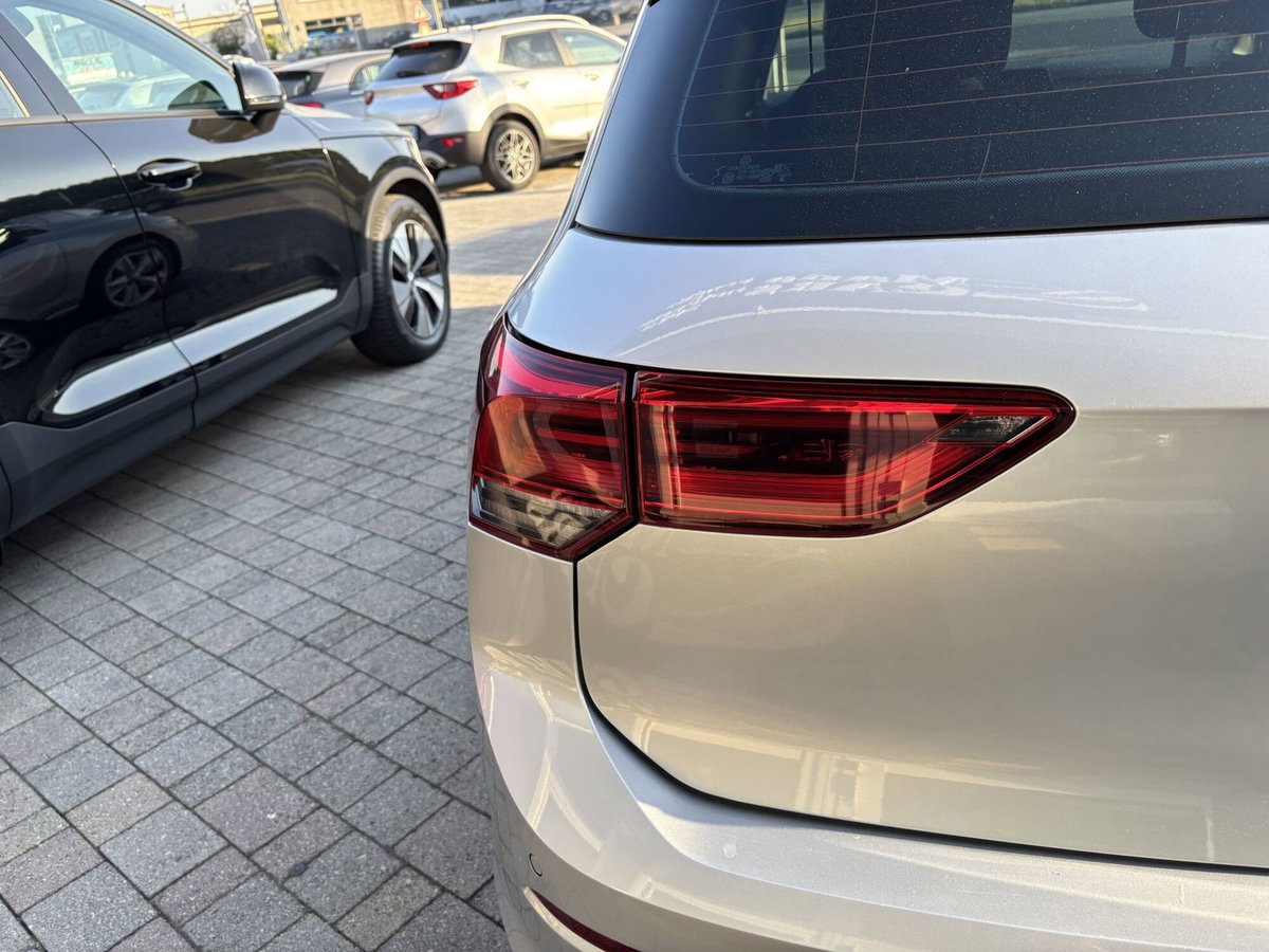 Volkswagen Golf 2.0 TDI 150 CV DSG SCR Life (10)