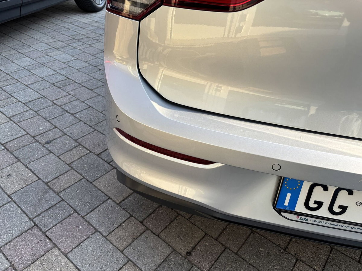 Volkswagen Golf 2.0 TDI 150 CV DSG SCR Life (11)