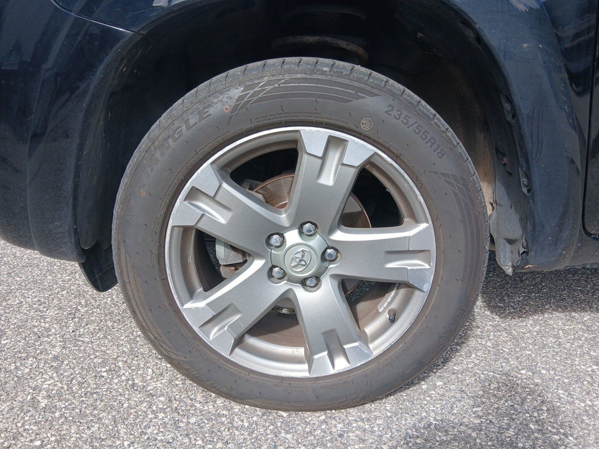 Toyota Rav4 D-4D 150 CV (10)