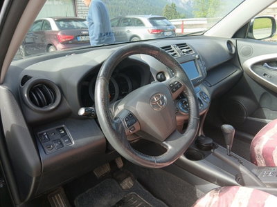 Toyota Rav4 D-4D 150 CV (11)