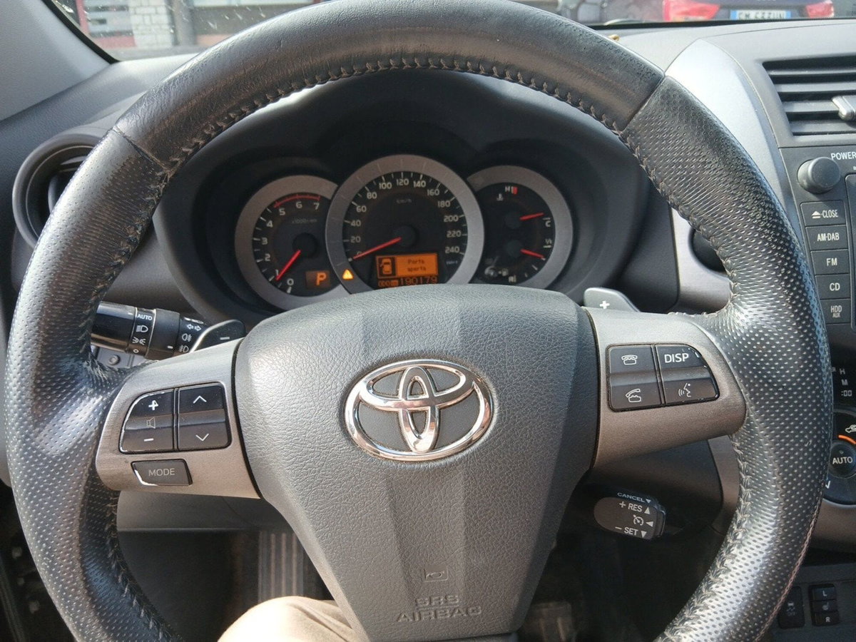 Toyota Rav4 D-4D 150 CV (14)