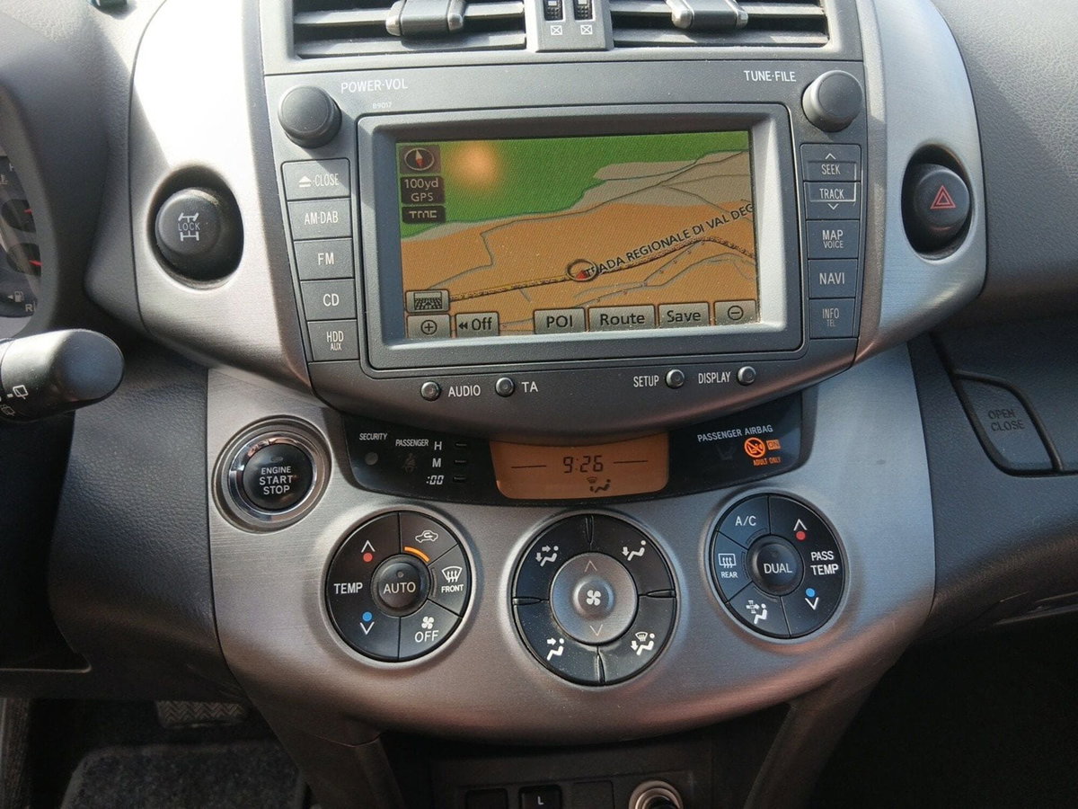 Toyota Rav4 D-4D 150 CV (16)