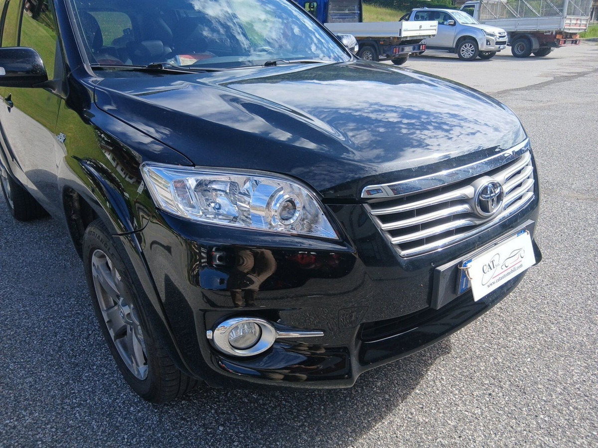 Toyota Rav4 D-4D 150 CV (9)