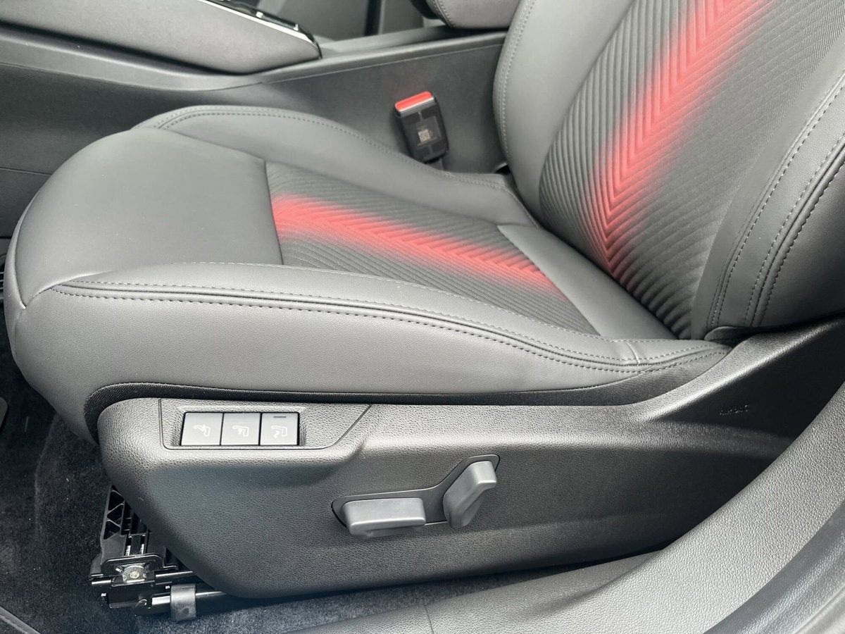 Alfa Romeo Junior 1.2 ibrida Speciale 145cv edct6 (12)