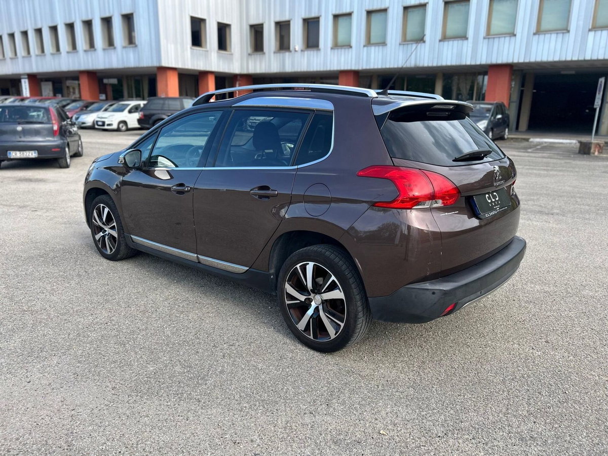 Peugeot 2008 e-HDi 92 CV Stop&Start Allure (3)