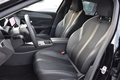 Peugeot 308 BlueHDi 130 S&S EAT8 Allure Pack (8)