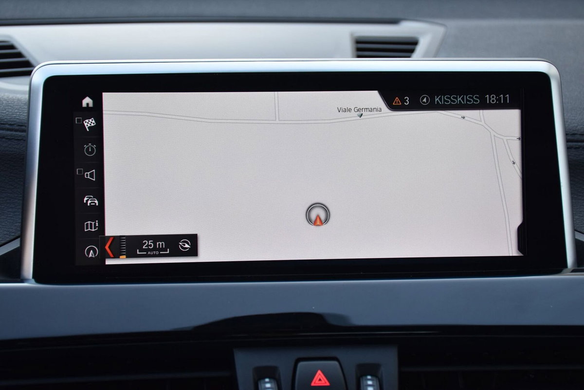 BMW X1 sDrive16d xLine Plus (9)