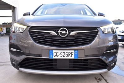 Opel Grandland 1.5 diesel Ecotec aut. Business Elegance (2)