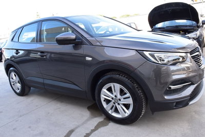 Opel Grandland 1.5 diesel Ecotec aut. Business Elegance (3)