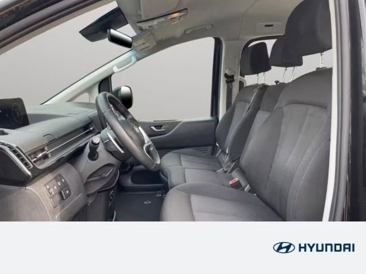 Hyundai Staria 1.6 hev 2wd auto (10)