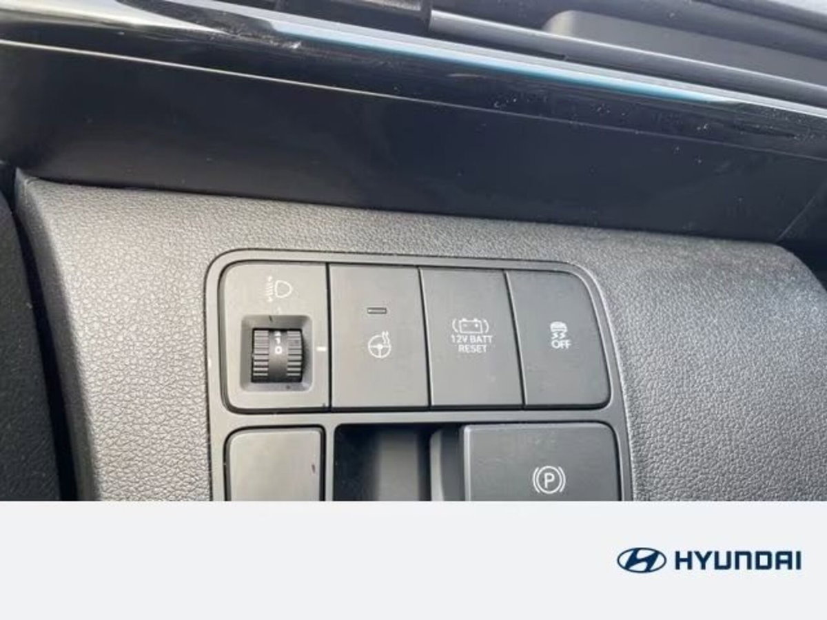 Hyundai Staria 1.6 hev 2wd auto (16)
