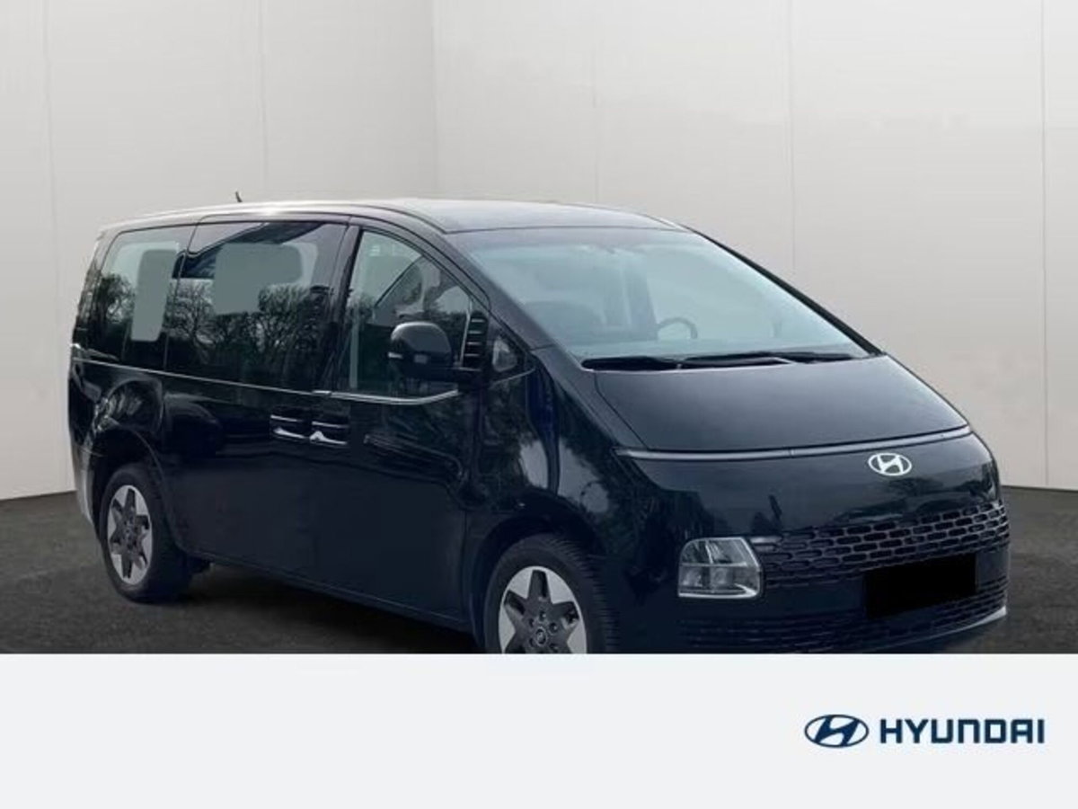 Hyundai Staria 1.6 hev 2wd auto (3)