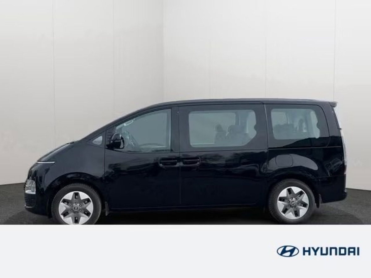 Hyundai Staria 1.6 hev 2wd auto (8)