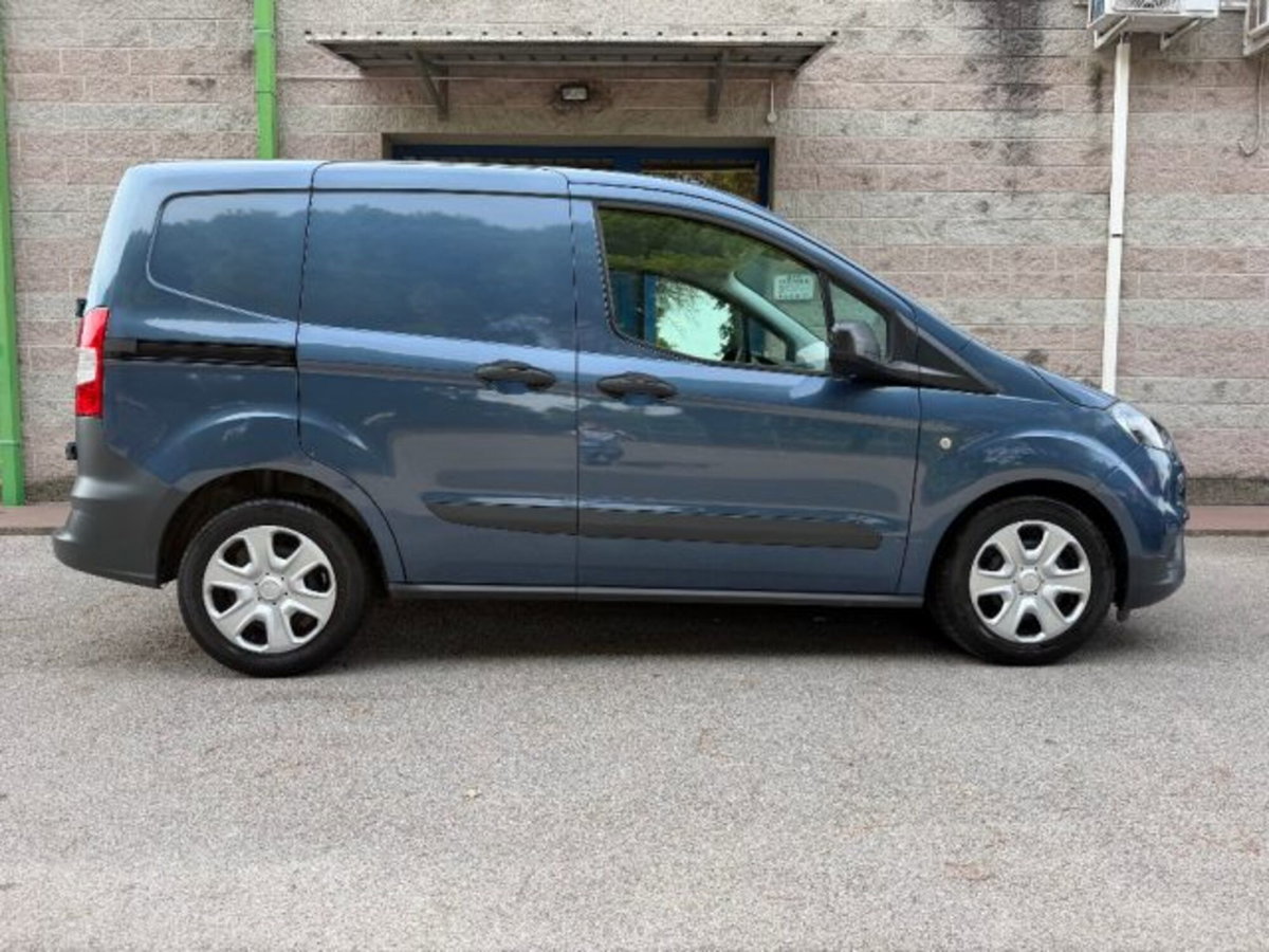 Ford Transit Courier 1.0 EcoBoost 100CV  Trend (2)