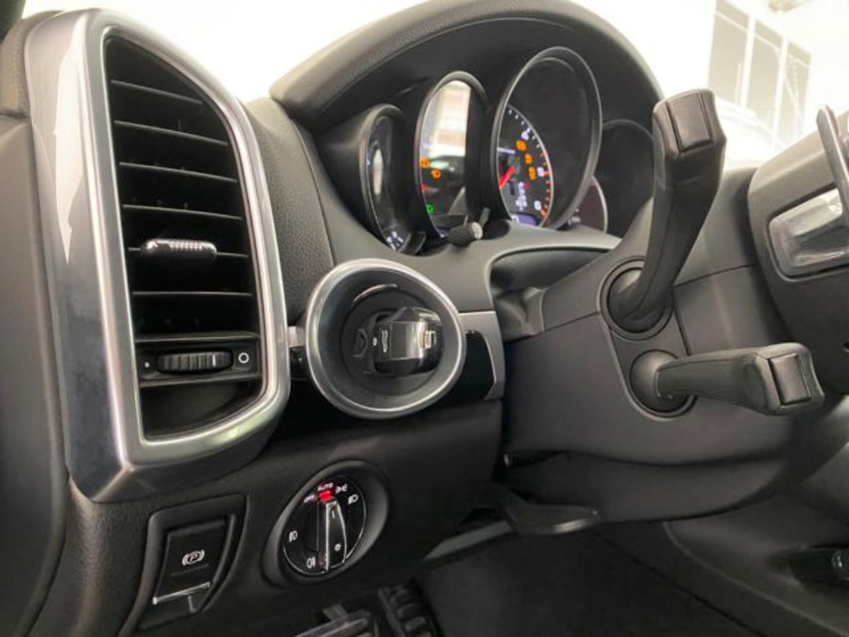Porsche Cayenne 3.0 Diesel Platinum Edition (12)