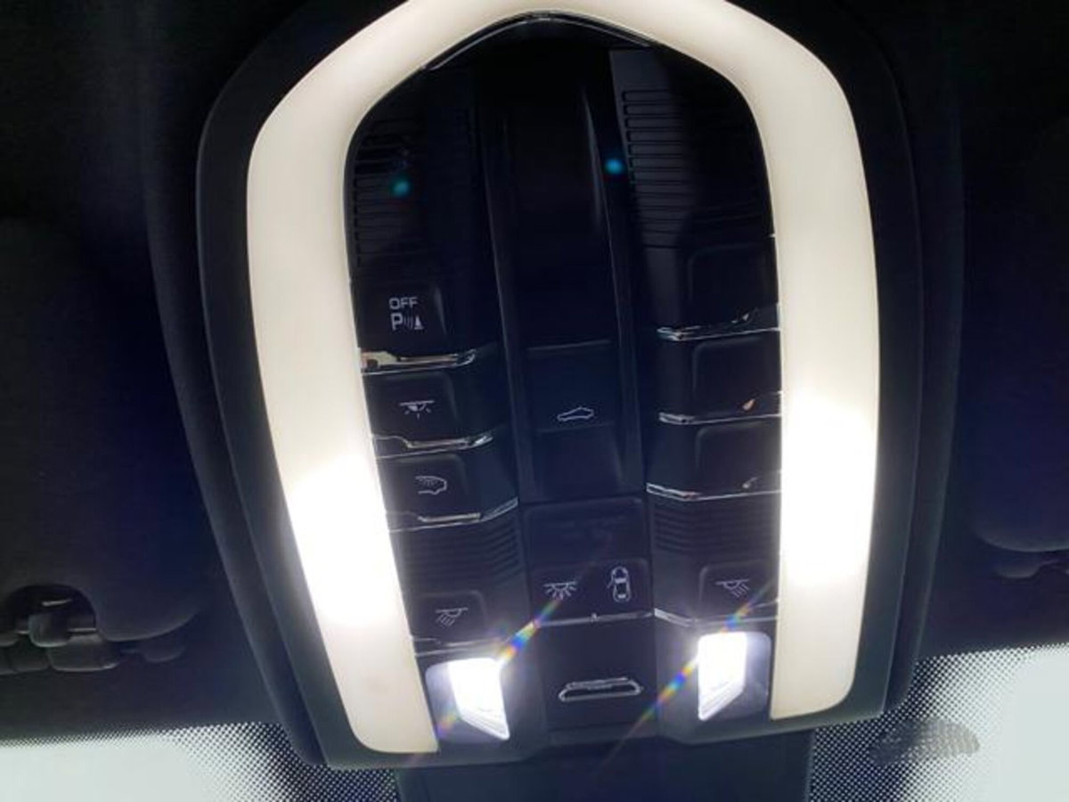 Porsche Cayenne 3.0 Diesel Platinum Edition (17)