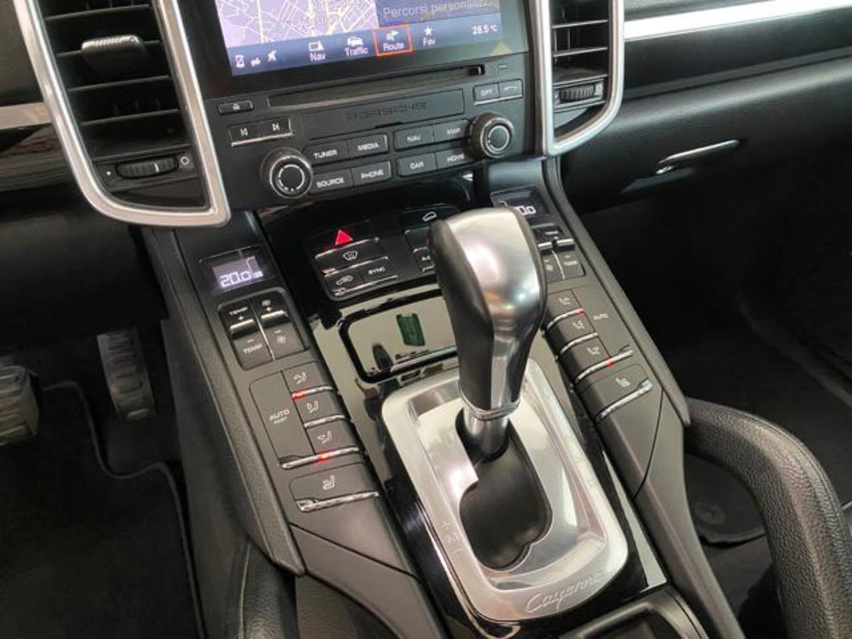 Porsche Cayenne 3.0 Diesel Platinum Edition (20)