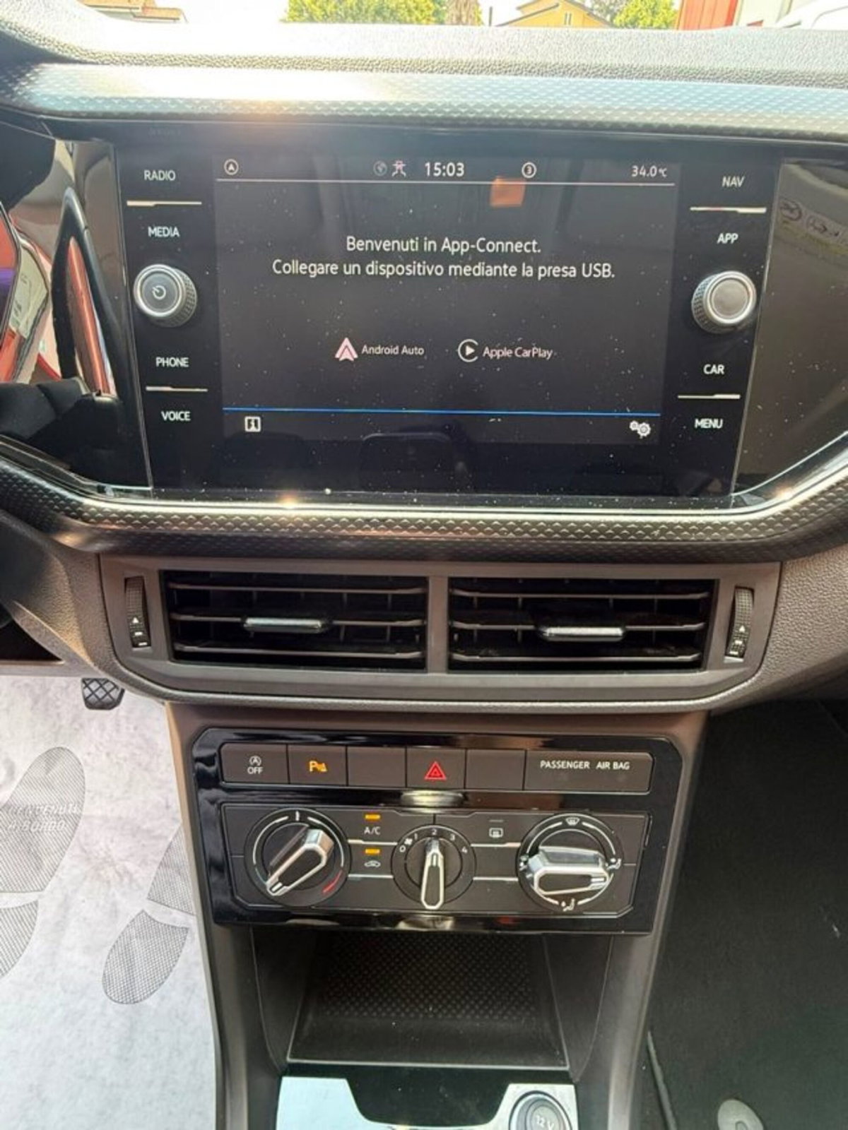 Volkswagen T-Cross 1.0 TSI Style BMT (11)