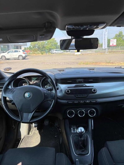 Alfa Romeo Giulietta 2.0 JTDm Veloce 170cv tct (12)
