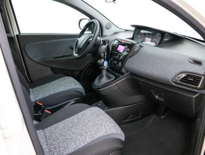 Lancia Ypsilon 1.0 FireFly 5 porte S&S Hybrid Ecochic Silver (11)