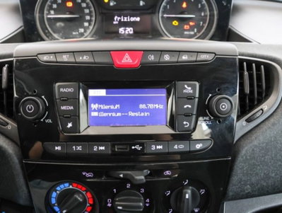 Lancia Ypsilon 1.0 FireFly 5 porte S&S Hybrid Ecochic Silver (16)