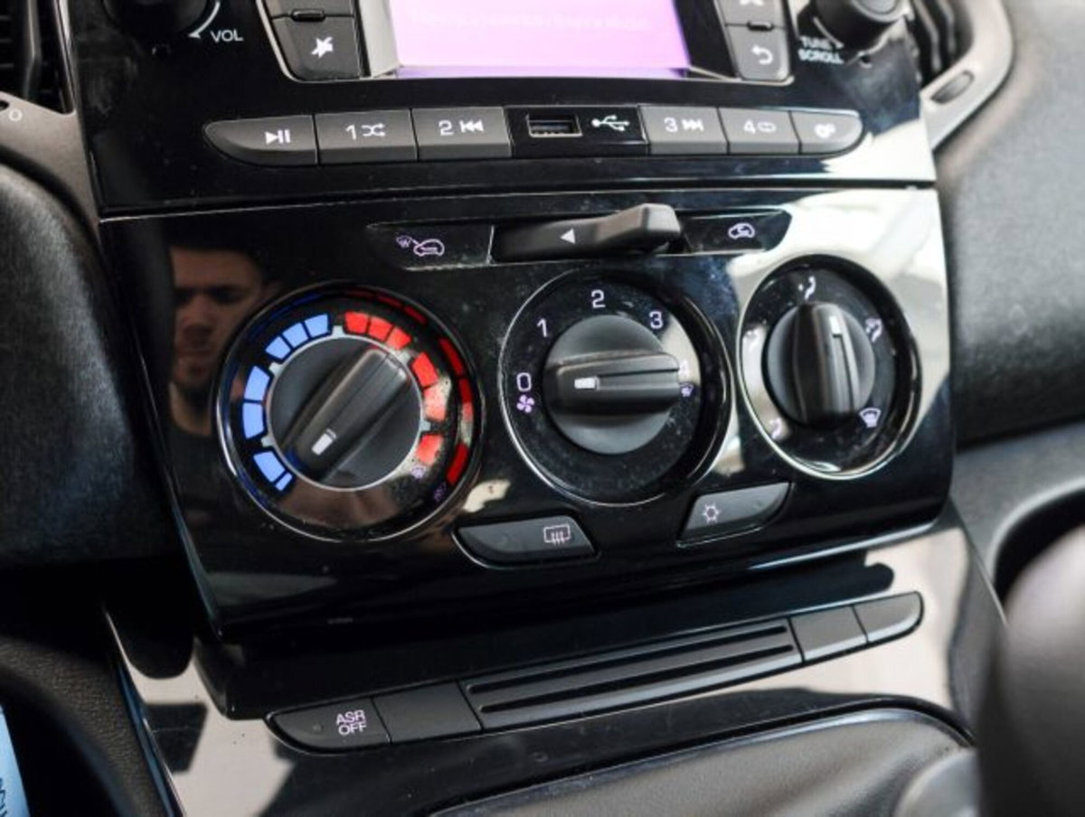 Lancia Ypsilon 1.0 FireFly 5 porte S&S Hybrid Ecochic Silver (19)
