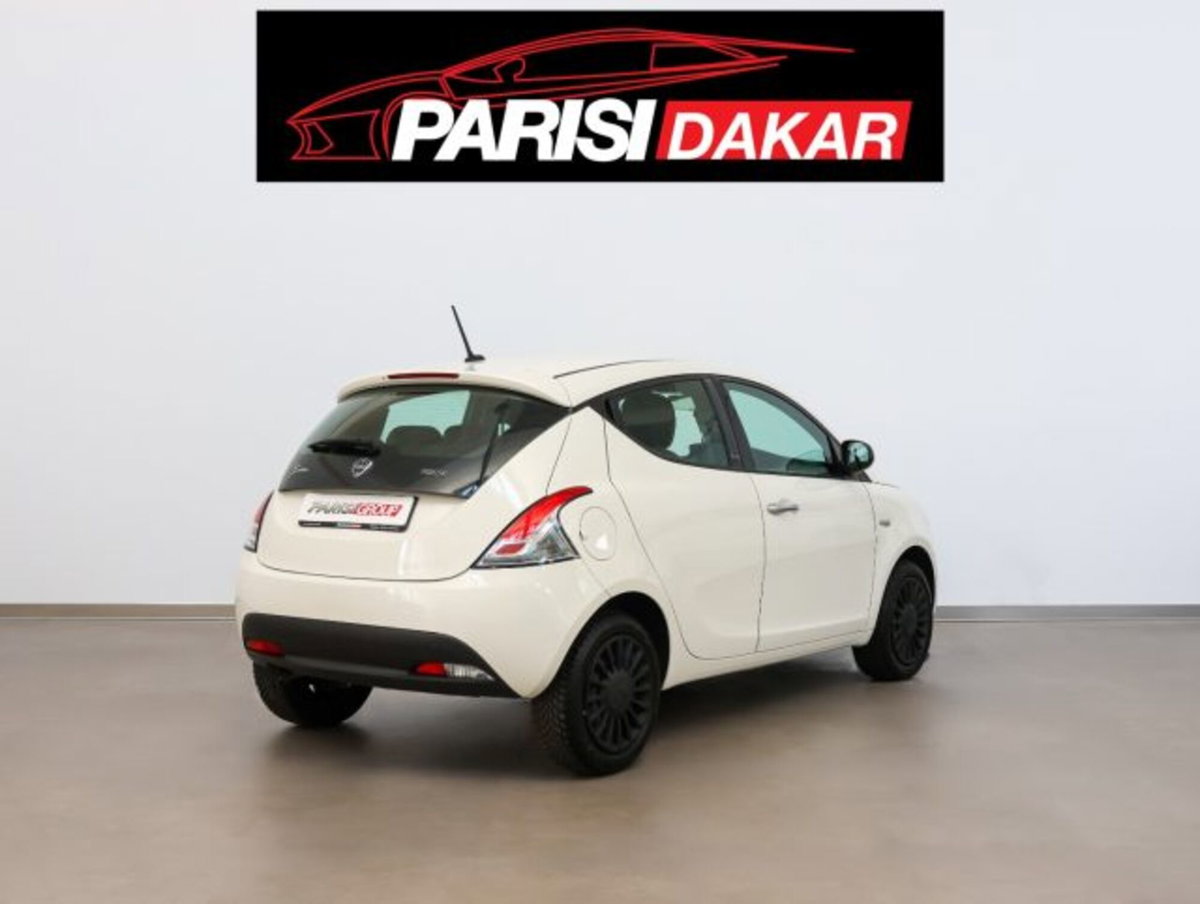 Lancia Ypsilon 1.0 FireFly 5 porte S&S Hybrid Ecochic Silver (3)