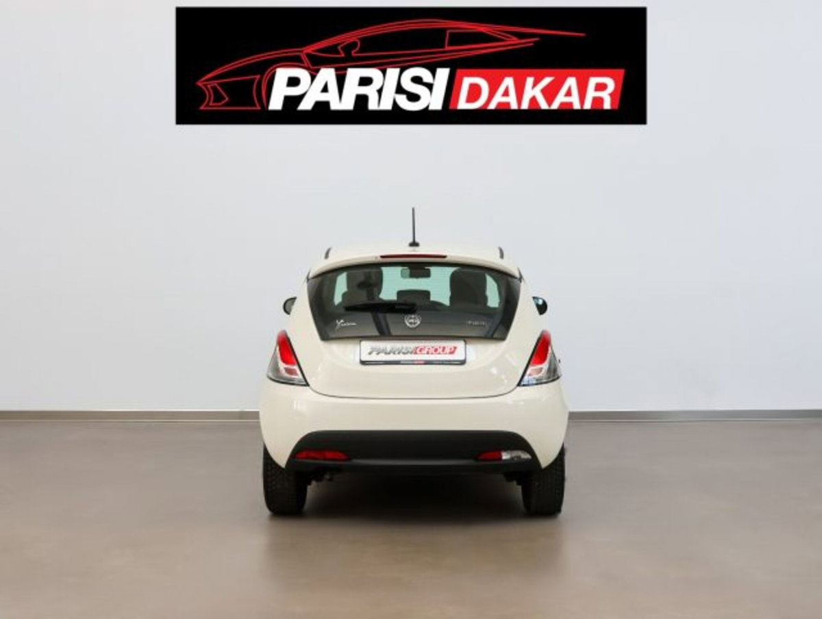Lancia Ypsilon 1.0 FireFly 5 porte S&S Hybrid Ecochic Silver (7)